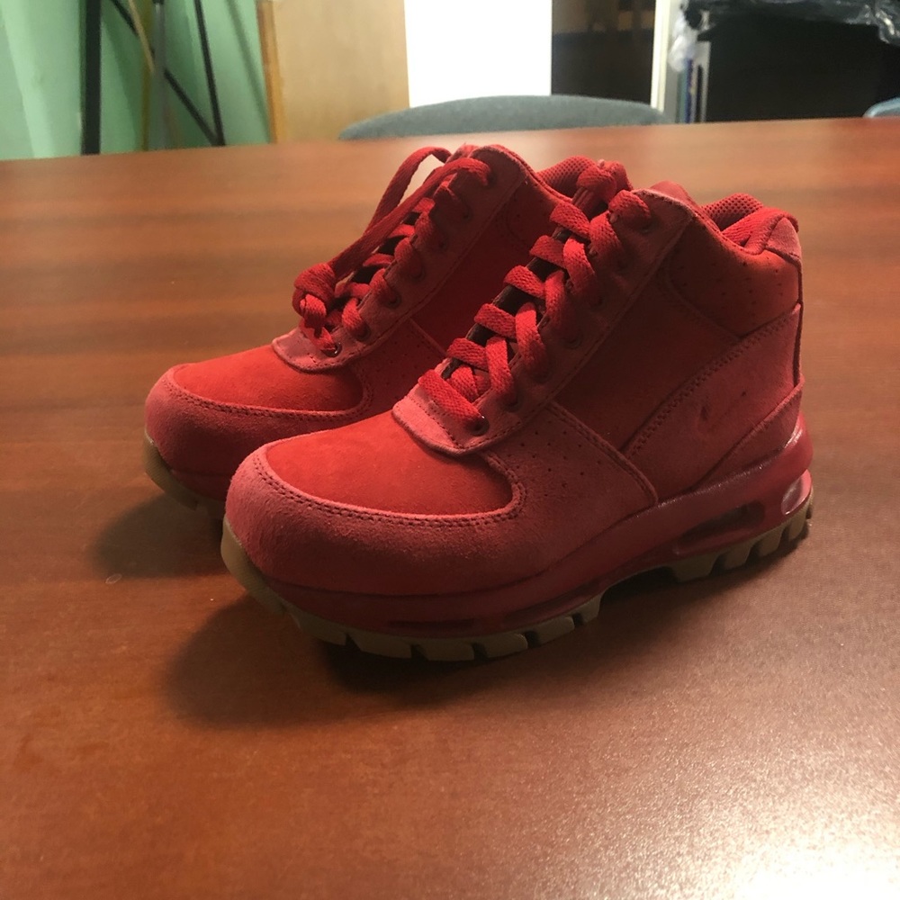 Women’s/Kids Nike ACG Boots